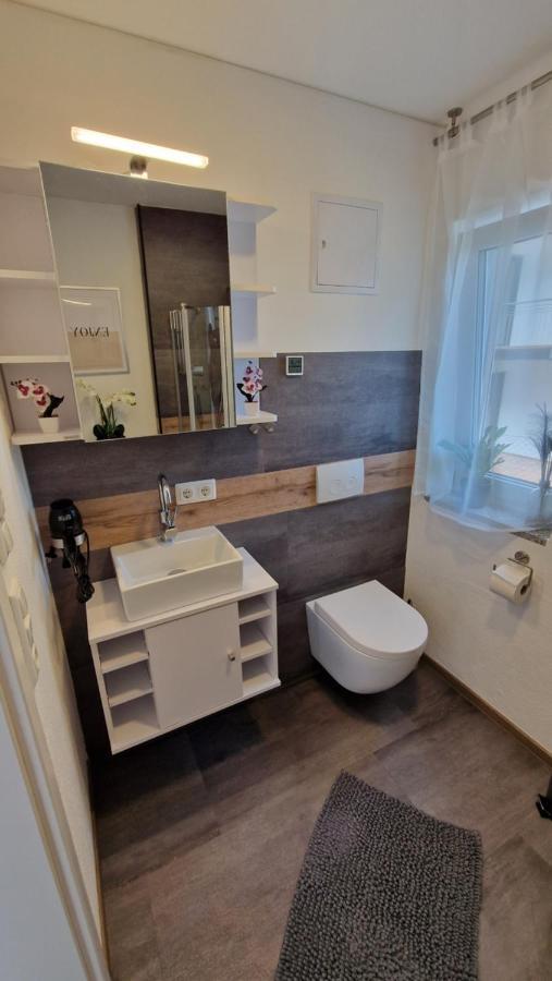 Appartment-Ferienwohnung Mit Kueche, Bad, Kostenlos Wlan, Modern Eingerichtet Roding Dış mekan fotoğraf